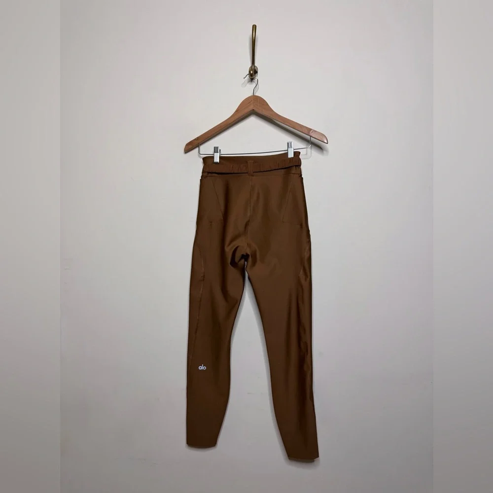 ALO Yoga Airlift High-Waist 7/8 Charmer Legging in Cinnamon Brown